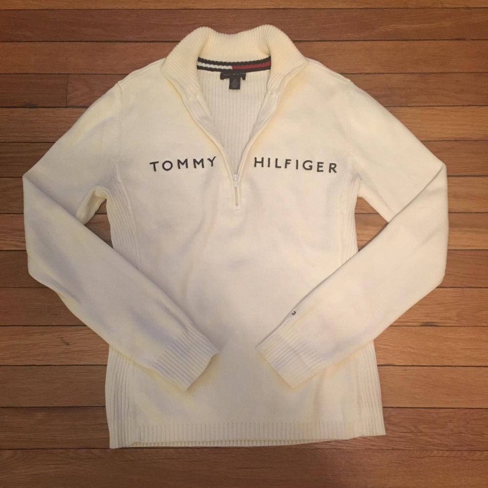 VINTAGE WOMEN'S TOMMY HILFIGER SPELL OUT SWEATER